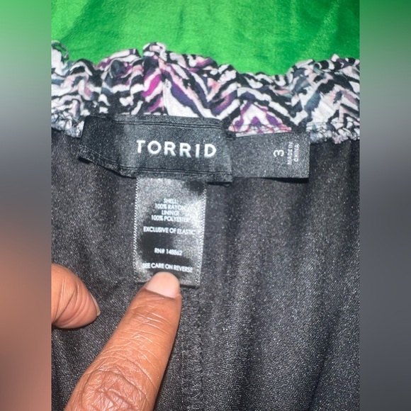 Torrid Black and White High Waist Geometric Shorts size 3 - Picture 8 of 9